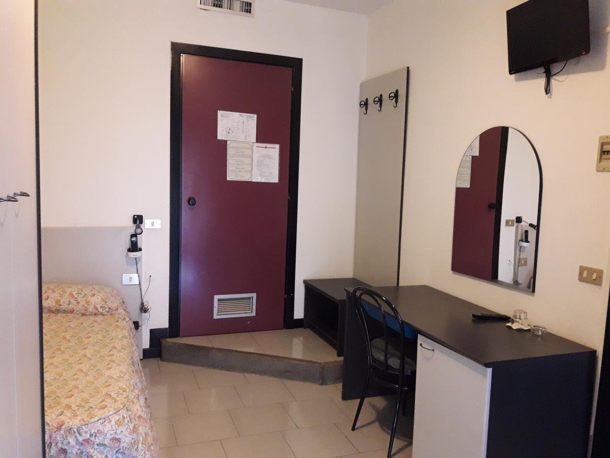 Albergo Piccadilly Medolago Dış mekan fotoğraf